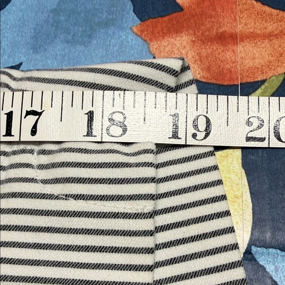 Hilary Radley Black and White Striped Women's Shorts - Picture 8 of 9